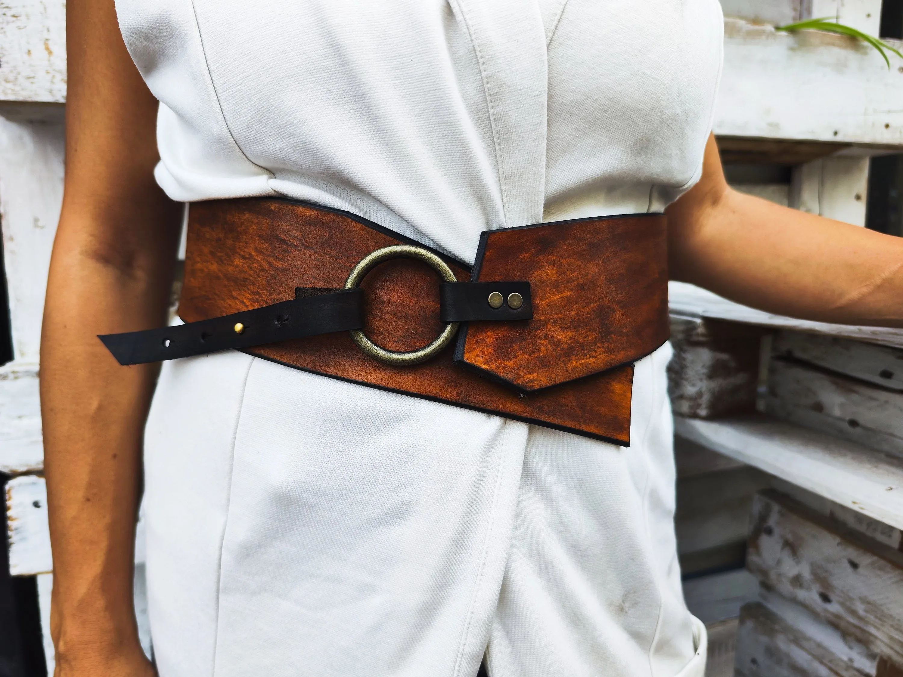 ISHAOR Exclusive Brown Leather Waist Belt with Bronze Ring Closure - Handcrafted for a Unique Look